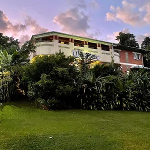 Quarters 3* Babinda